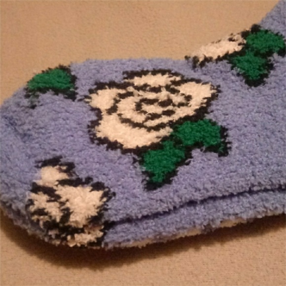 3 Pack Betsey Johnson Fuzzy Socks - Picture 6 of 7